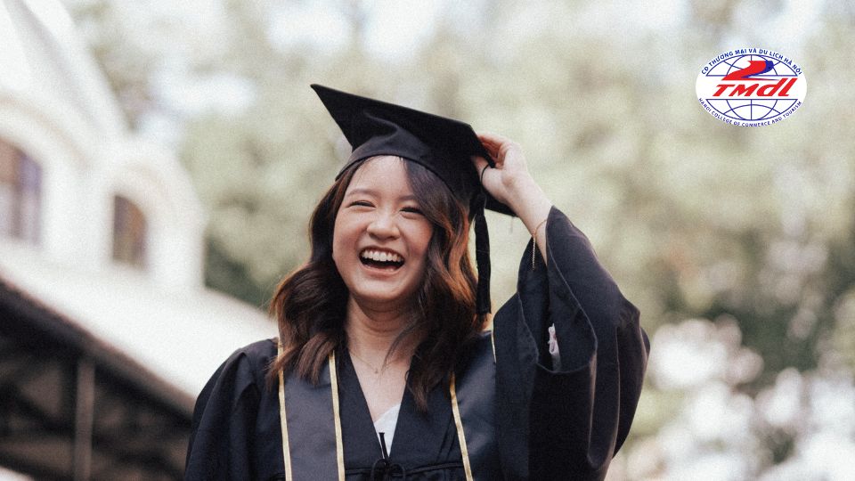 Tại sao các ngành Kinh tế khối A rất phù hợp với con gái?