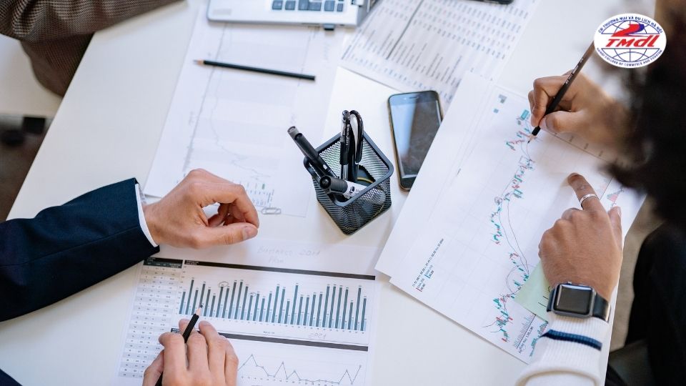 Cơ hội và thách thức của nghề quản trị kinh doanh