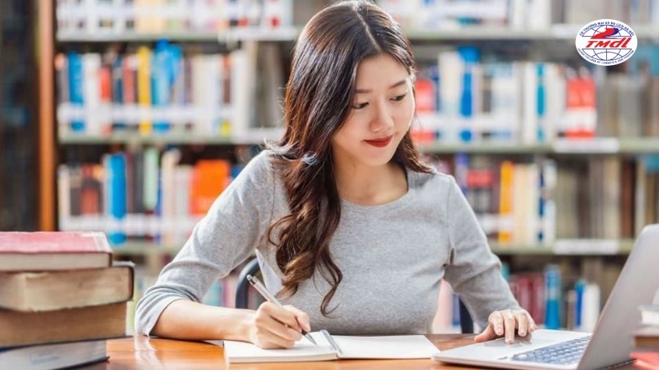 Học khối B cần chuẩn bị gì để chọn đúng ngành?
