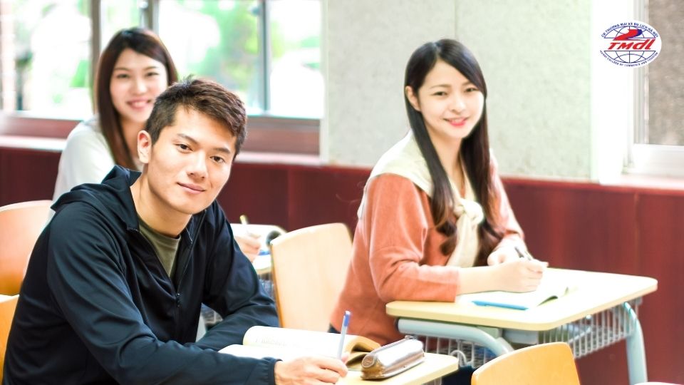 Nên học đại học hay cao đẳng khi chọn ngành hot khối A?