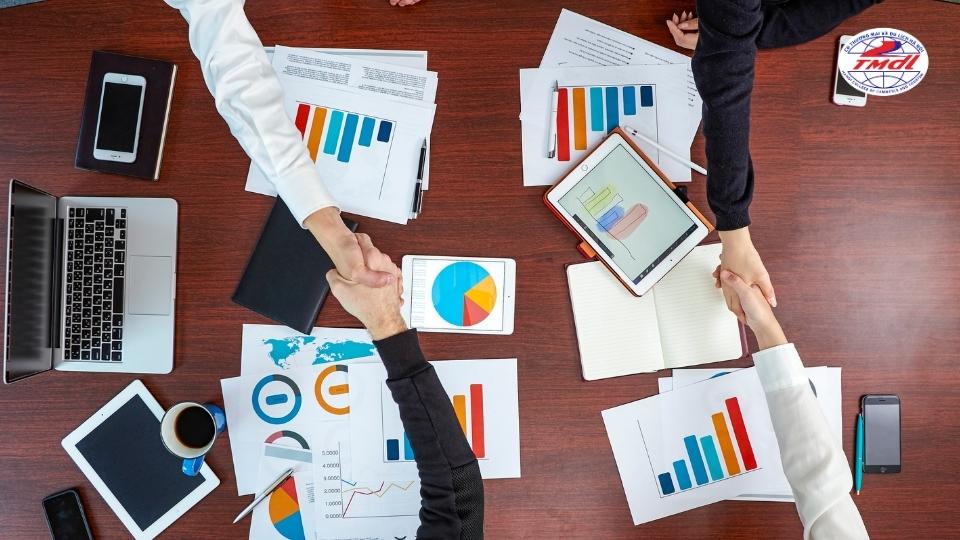 Ai phù hợp với ngành quản trị kinh doanh?